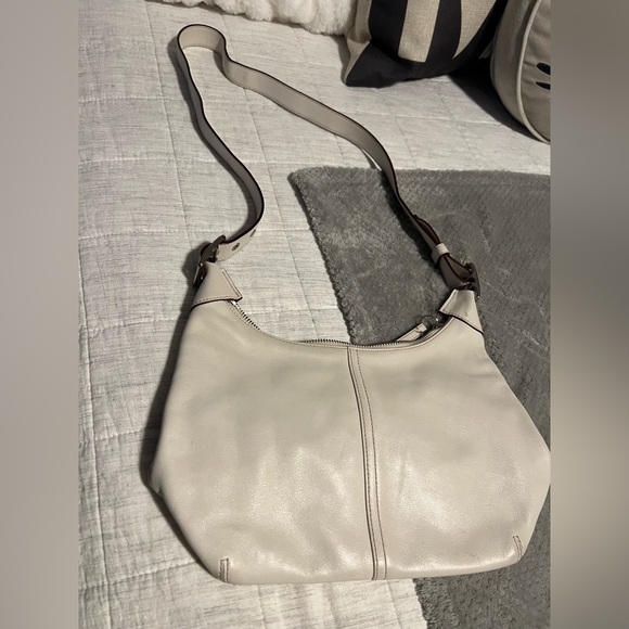 Light cream coach purse - Picture 1 of 15